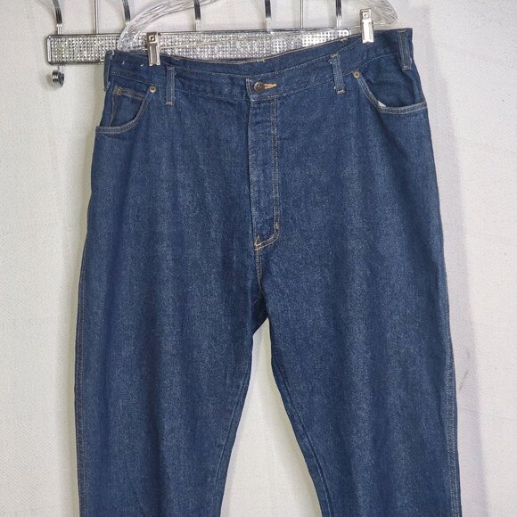 American Weekend Brand Medium Wash Straight Leg Cotton Denim Jeans Size 40x30 - Picture 3 of 16